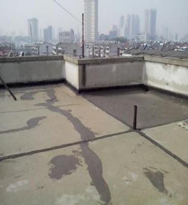 河源漏水维修 楼顶漏水是什么原因，楼顶漏水维修方法是什么?